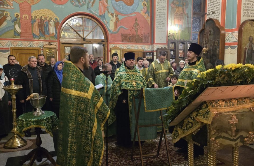 Престольный праздник в честь прп. Илии Муромца. Молебен на начало Нового года. Ночное Богослужение.